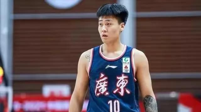 健身教练和埃洛罗演员
